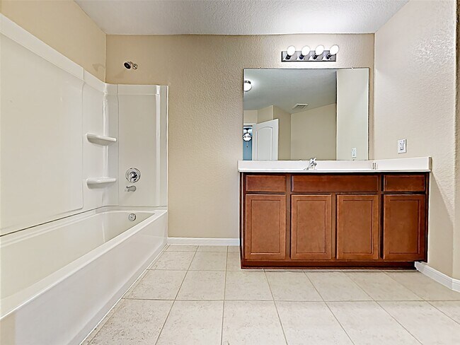 Building Photo - 725 Totem Trail Dr