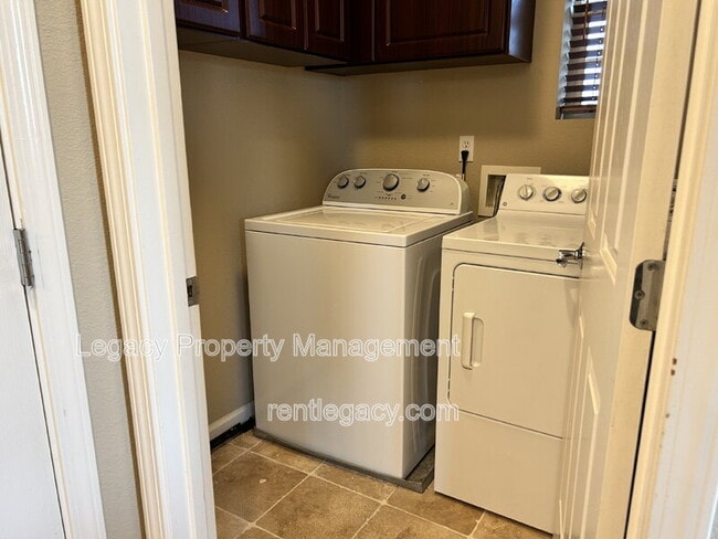 Building Photo - 5301 E Commerce Way