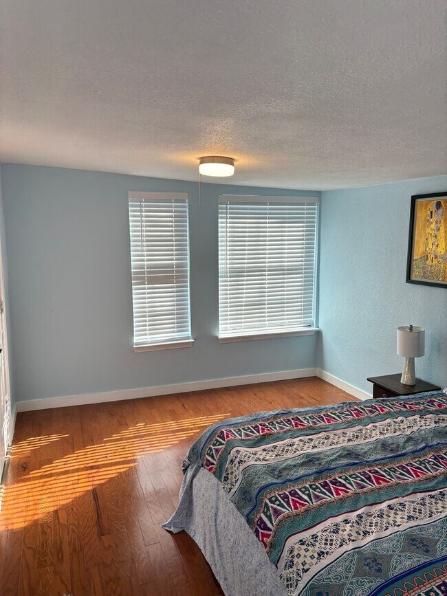 Building Photo - Breathtaking views of Perdido Bay!