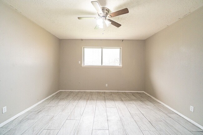 Building Photo - 7406 Baneway Dr