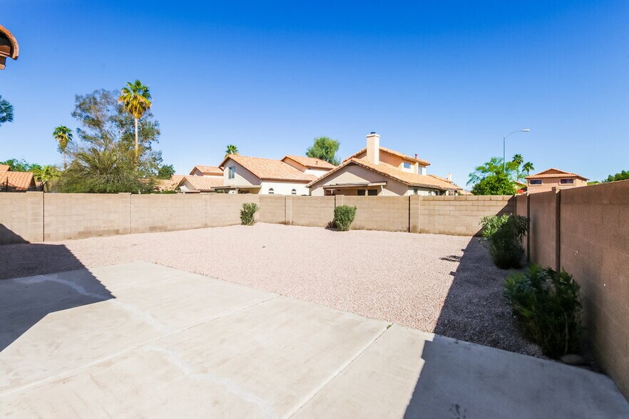 Building Photo - 4550 E Harmony Ave