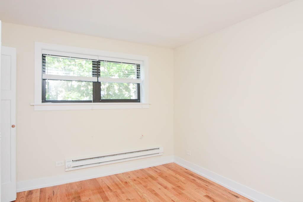 Building Photo - 560 W Arlington Pl
