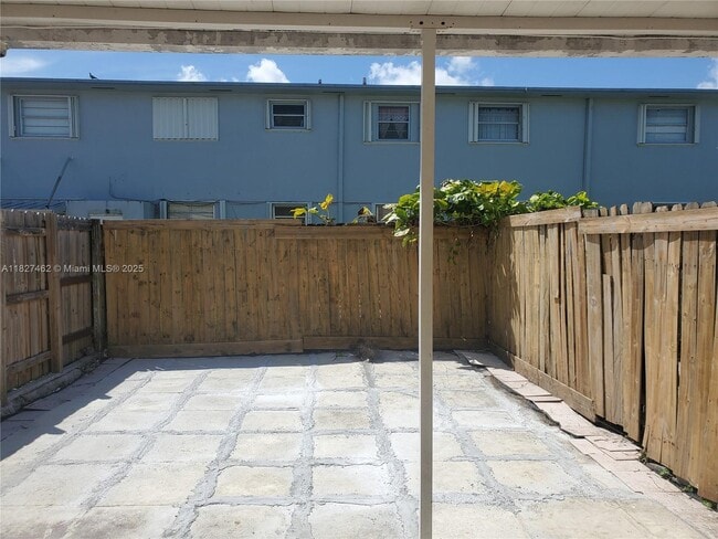 Building Photo - 311 SW 110th Ave