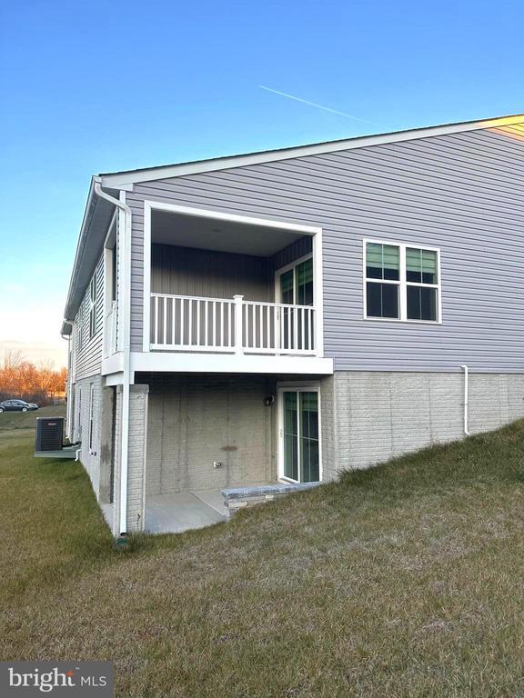 Building Photo - 117 Dunster St