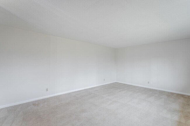 Building Photo - 3 Bedroom · 2 Bath Home in East Brainerd N...