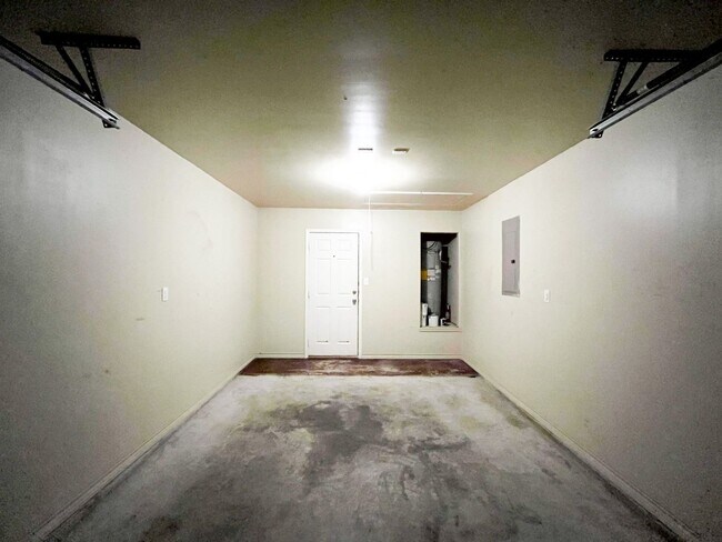 Building Photo - 4106 Cambridge Dr