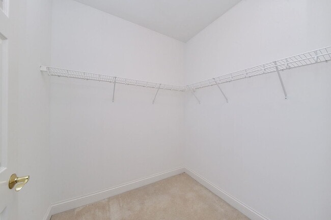 Building Photo - 410 Delnor Glen Dr