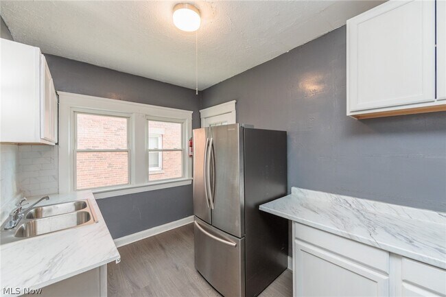 Building Photo - 1519 Ridgewood Ave