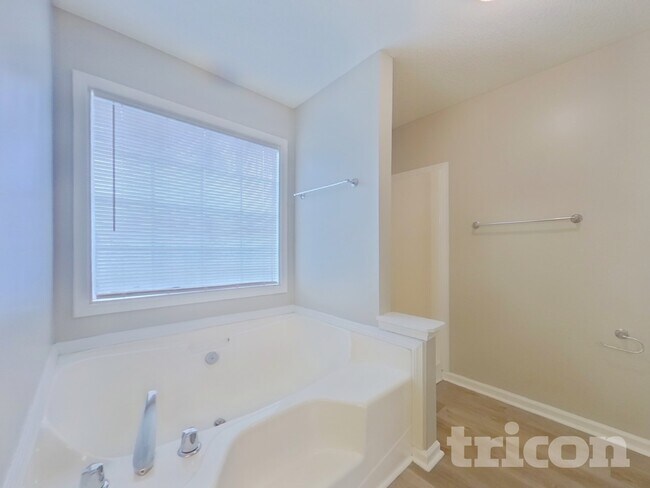 Building Photo - 65 Cricket Ct