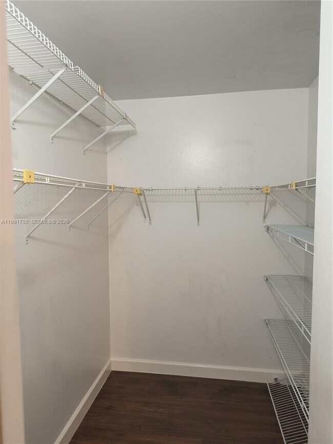 Building Photo - 850 NE 209th Terrace