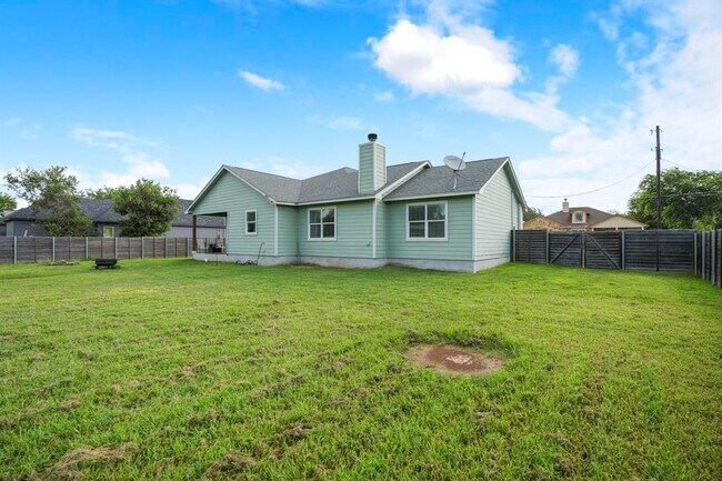 Building Photo - 125 Naalehu Ct