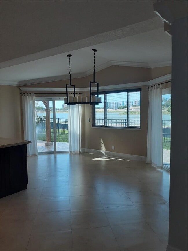 Building Photo - 2748 Oak Tree Ln