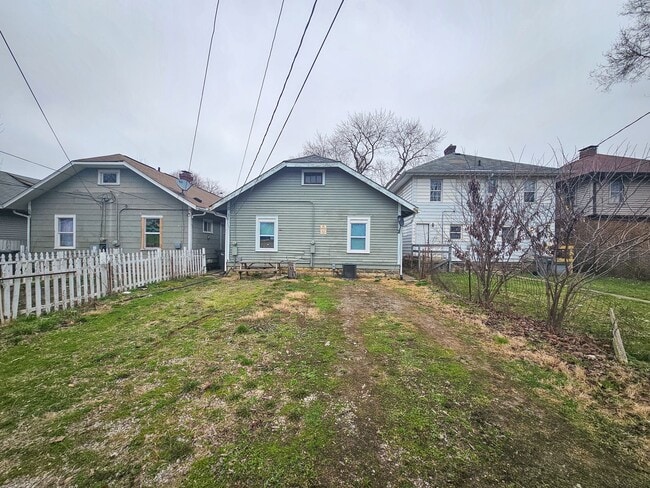 Building Photo - 712-712 N Bosart Ave
