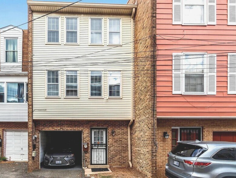 Building Photo - 1902 Curtis Ct SE