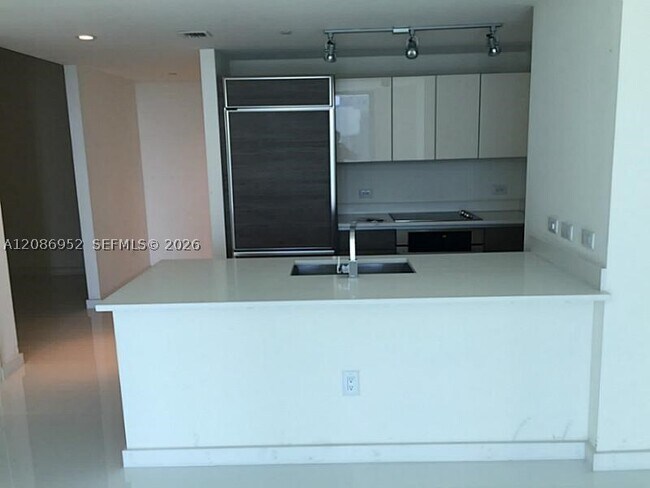 Building Photo - 1100 S Miami Ave