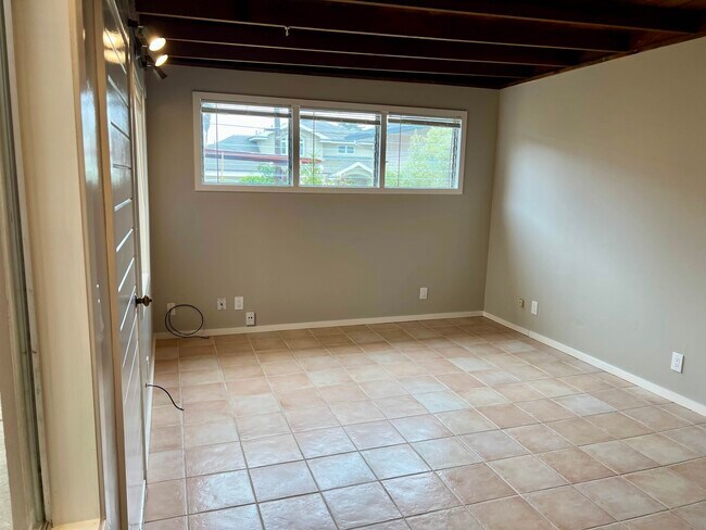 Building Photo - 211 13th Ave