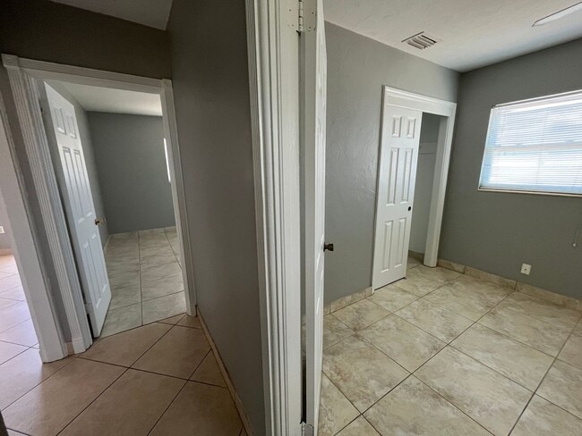 Building Photo - 2154 Inner Cass Cir