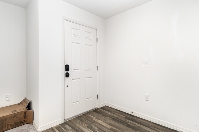 Building Photo - 139 Violet Ct