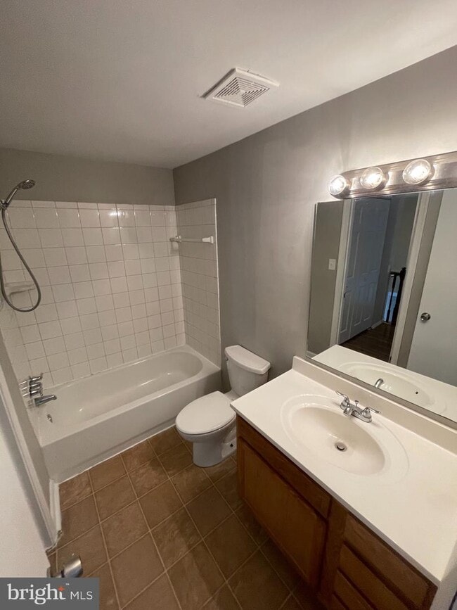 Building Photo - 775 Hatfield Ct