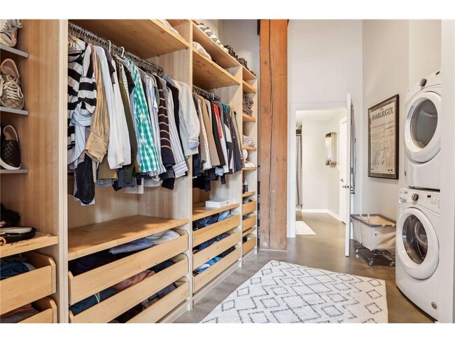 Building Photo - 404 N Washington Ave