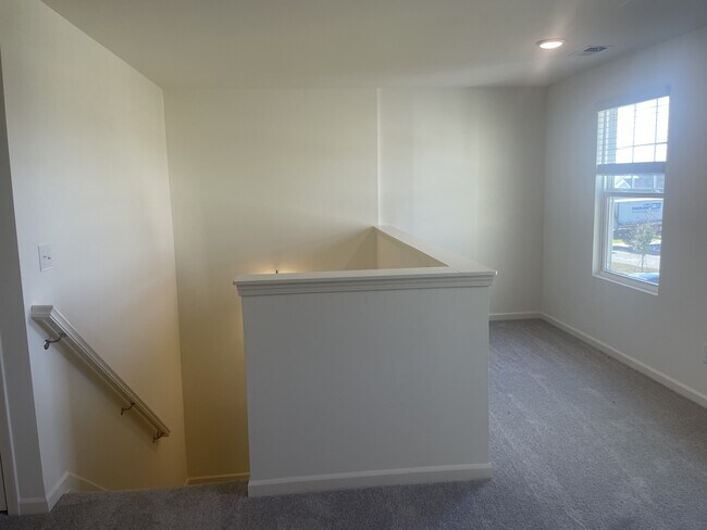 Building Photo - 349 Sporting Dr