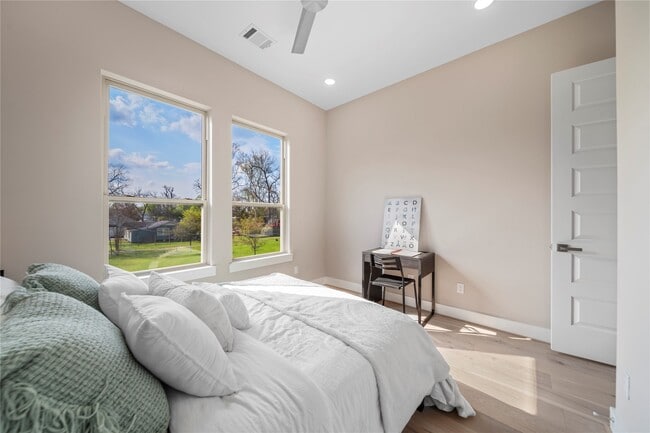 Building Photo - 305 Chobani Ln