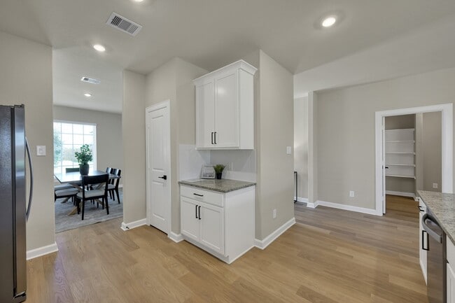 Building Photo - 23110 Dadi Orchid Dr