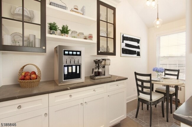 Building Photo - 380 Claremont Ave