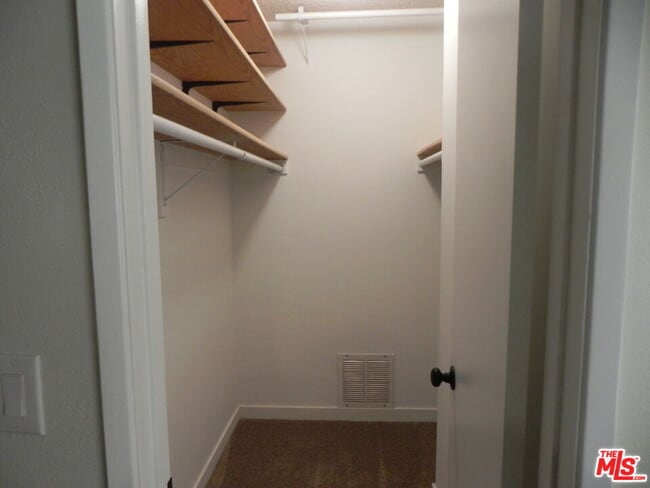 Building Photo - 879 Coriander Dr