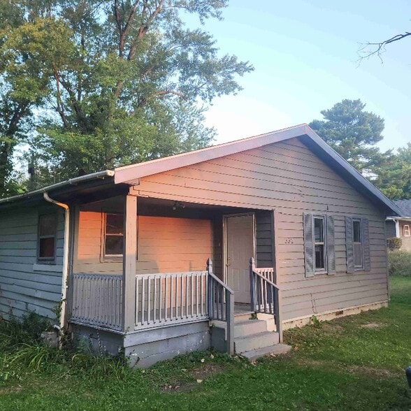 Primary Photo - 332 Linden St