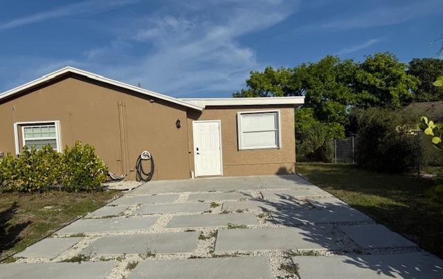 Primary Photo - 225 Laken Dr