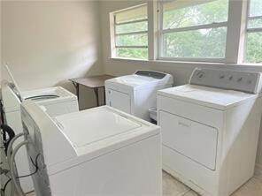 Building Photo - 213 Rosebud St