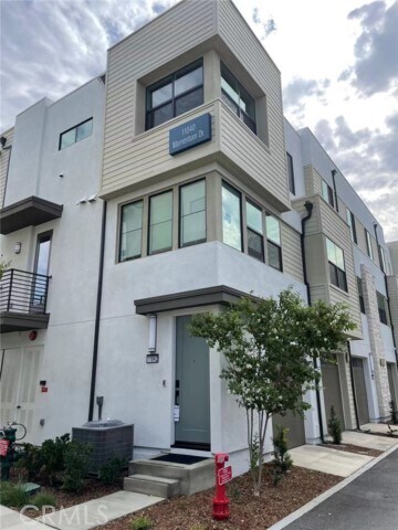 Building Photo - 11042 Momentum Dr