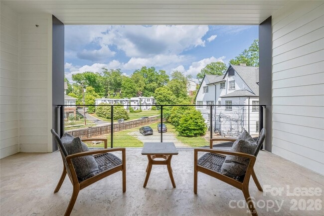 Building Photo - 614 Queens Rd