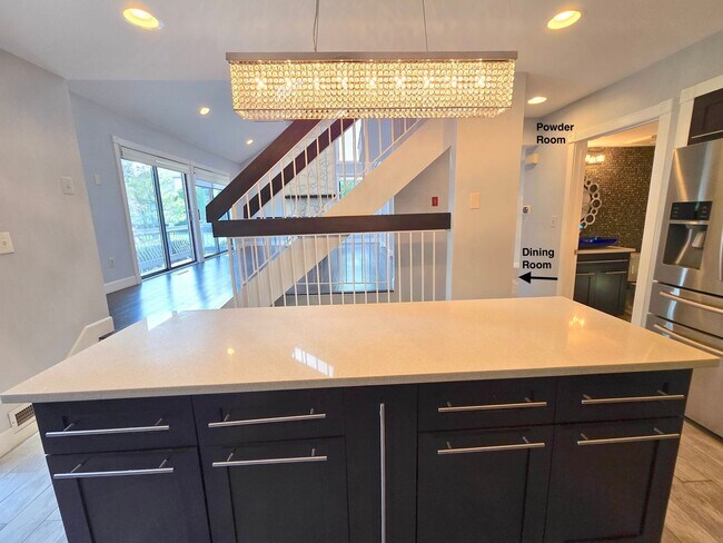 Building Photo - Amenities abound! Spacious, 2-bed & 2.5-ba...