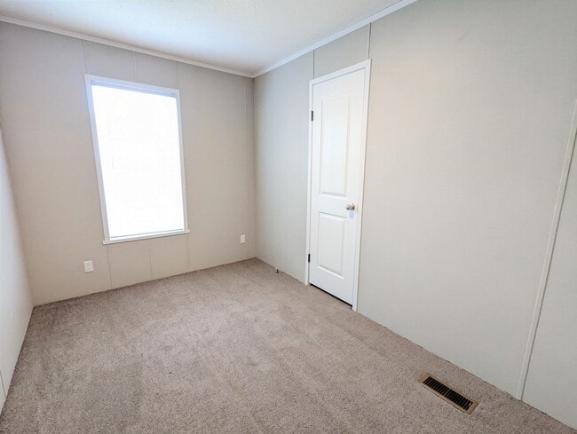 Building Photo - 630 Oregon St