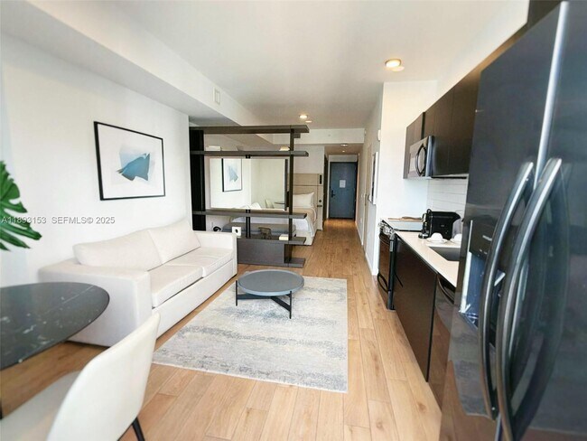 Building Photo - 398 NE 5th St