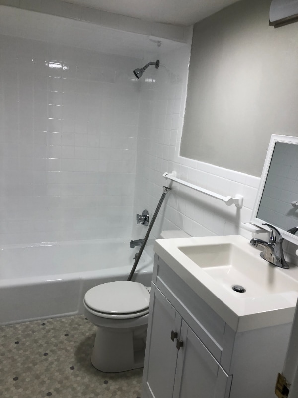 Building Photo - 1233 Main St