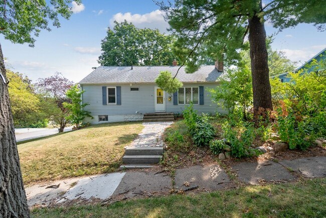 Primary Photo - 1604 Olive St