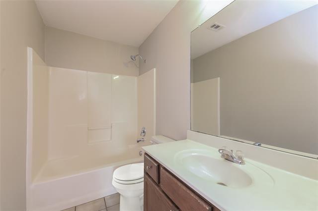 Building Photo - 2120 Rose May Dr