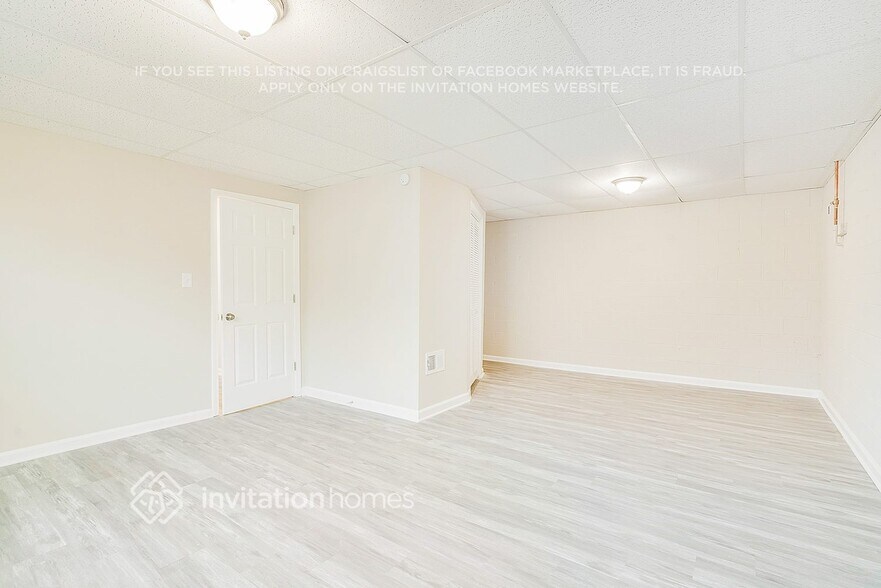 Building Photo - 425 Austin Dr