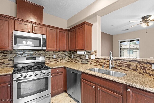 Building Photo - 4725 Basilicata Ln