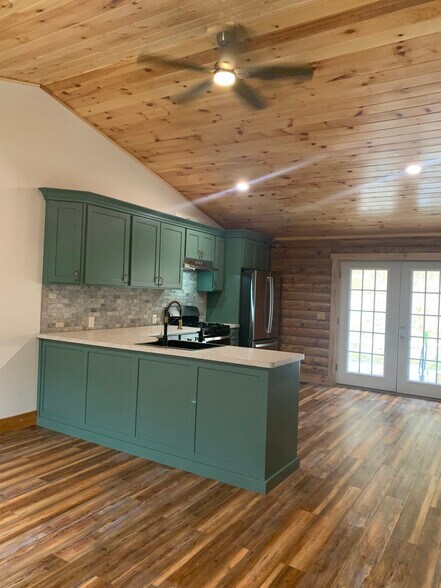 Building Photo - 8947 N Clendenning Creek Rd