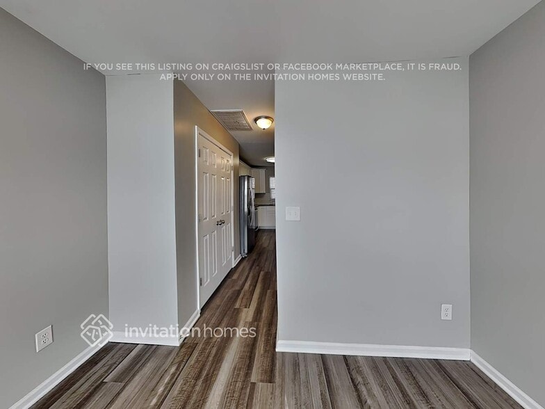 Building Photo - 196 Markham Dr