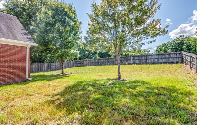 Building Photo - 9461 Hickory Dr