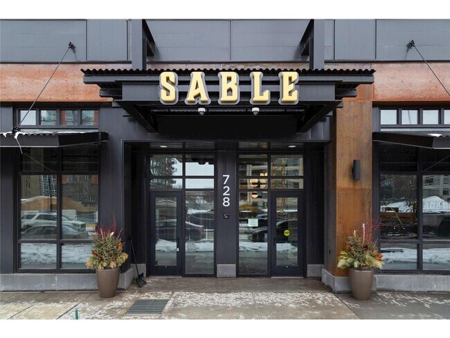 Building Photo - 728 3rd Sta