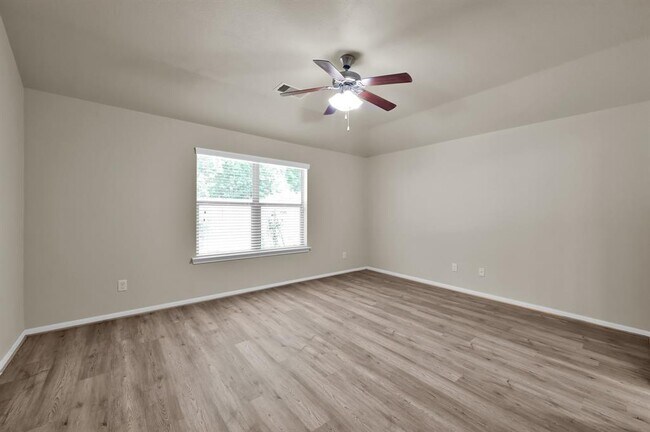 Building Photo - 973 Doire Dr