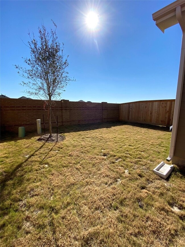 Building Photo - 15030 Flintstone Village Trl