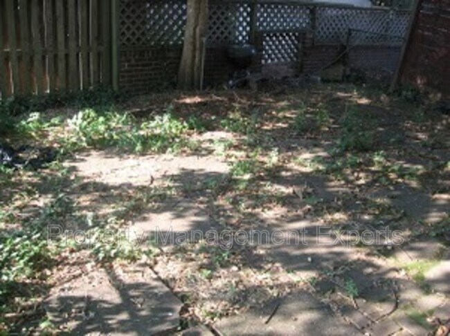 Building Photo - 1559 19th St N