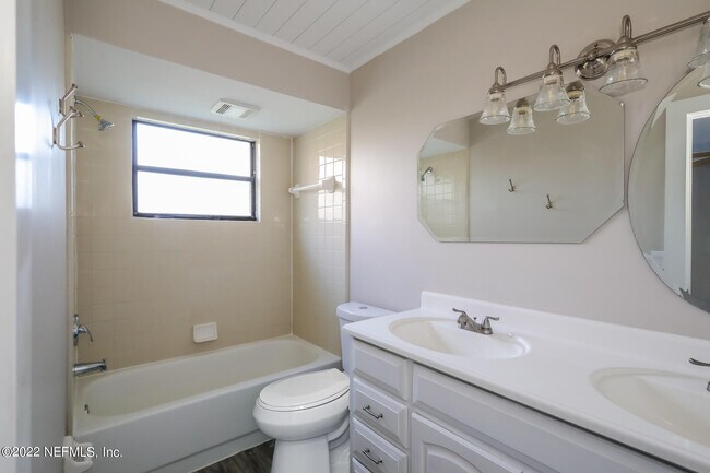 Building Photo - 12485 Anesworth Ct